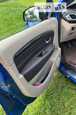 Минивэн Renault Grand Scenic 2010 в 