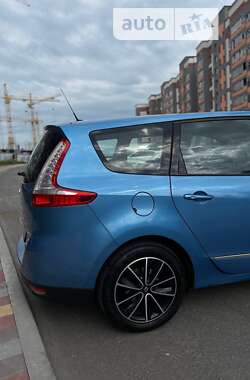 Минивэн Renault Grand Scenic 2012 в 