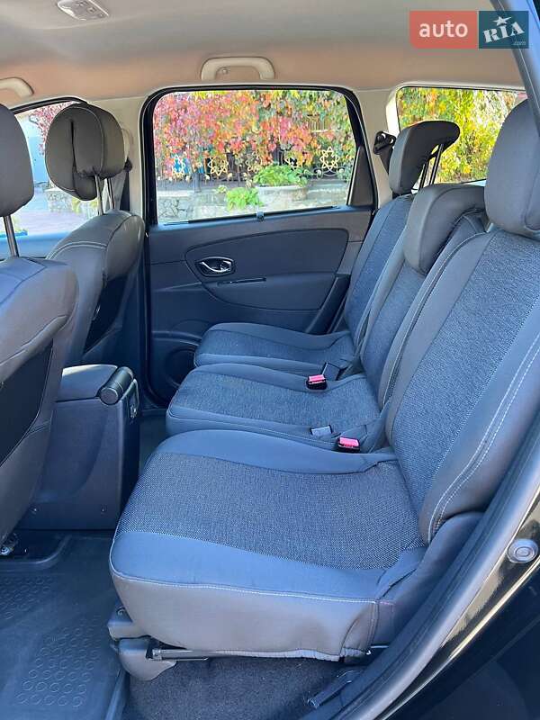 Минивэн Renault Grand Scenic 2012 в Новониколаевке