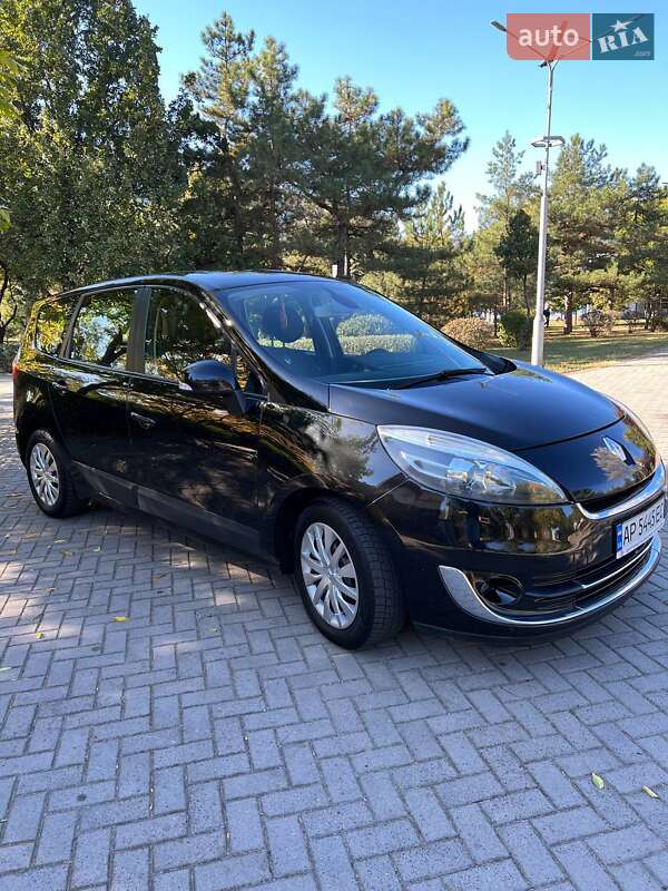 Минивэн Renault Grand Scenic 2012 в Новониколаевке