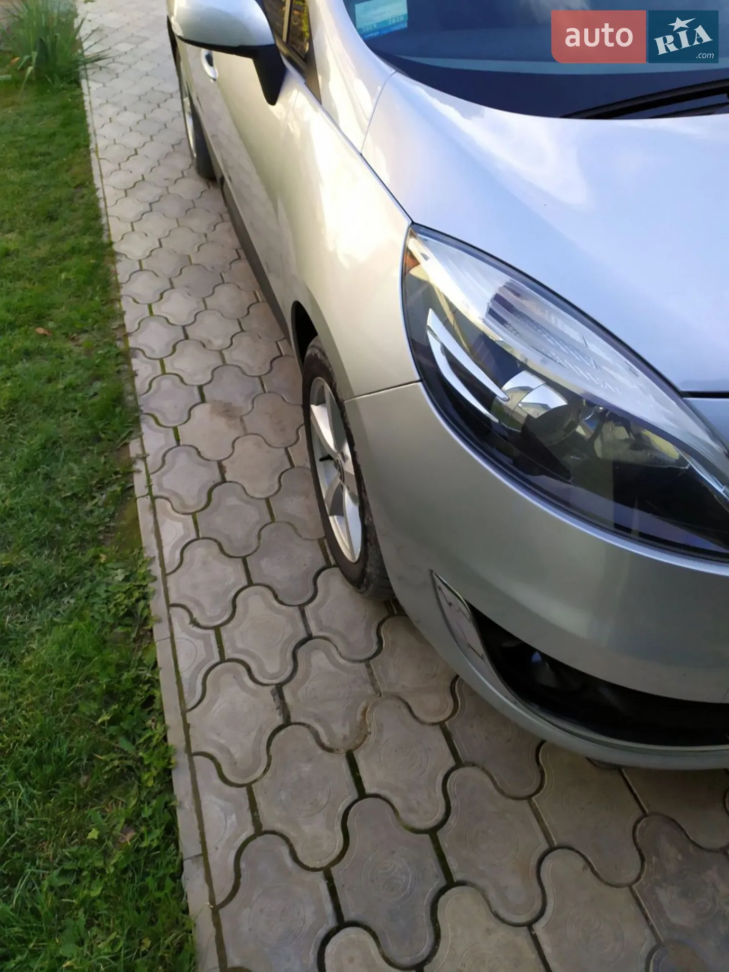 2012 Renault Scenic - мініатюра 2