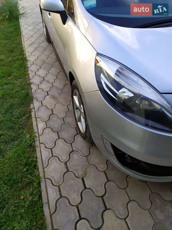 Мінівен Renault Grand Scenic 2012 в Кіцмані