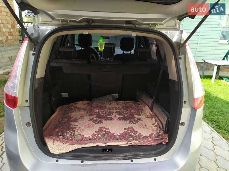 Мінівен Renault Grand Scenic 2012 в Кіцмані
