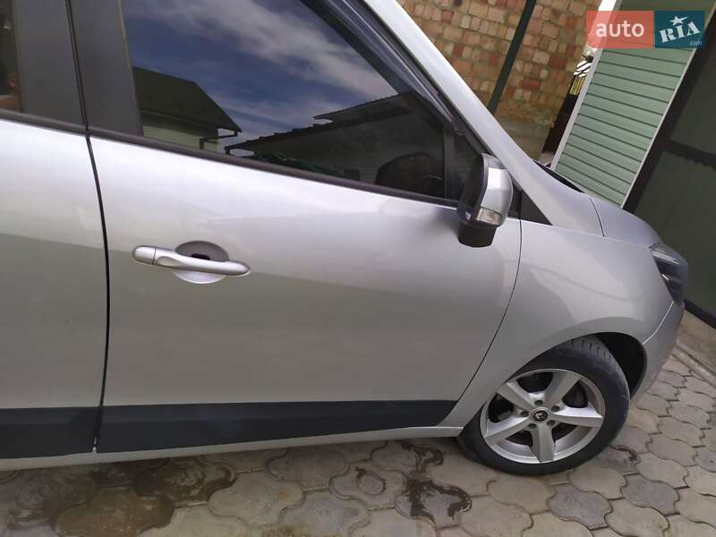 Мінівен Renault Grand Scenic 2012 в Кіцмані