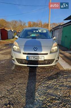 Минивэн Renault Grand Scenic 2009 в 