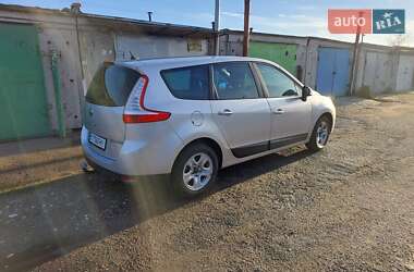 Минивэн Renault Grand Scenic 2009 в 