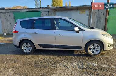 Минивэн Renault Grand Scenic 2009 в 