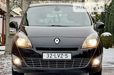 Минивэн Renault Grand Scenic 2011 в 