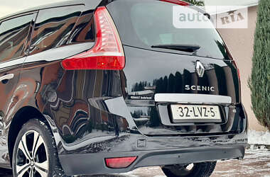 Минивэн Renault Grand Scenic 2011 в 