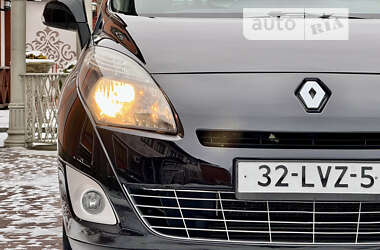 Минивэн Renault Grand Scenic 2011 в 