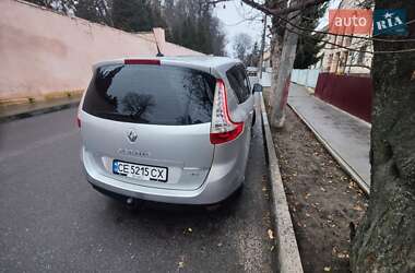 Хэтчбек Renault Grand Scenic 2012 в 