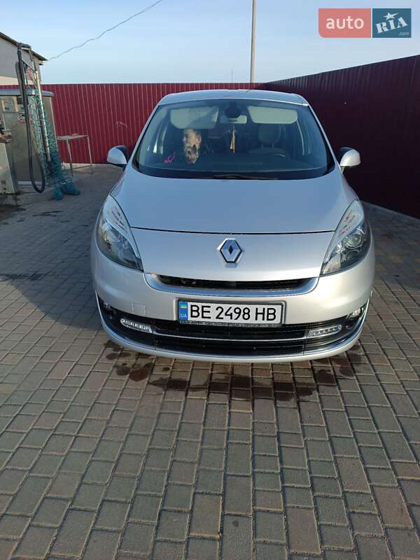 Renault Grand Scenic 2012