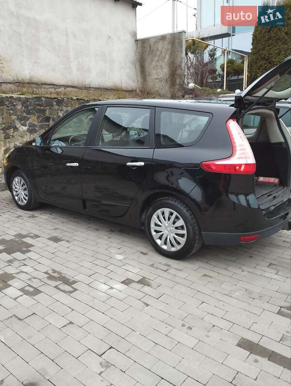 Минивэн Renault Grand Scenic 2011 в Ровно