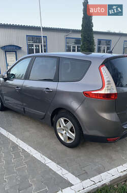 Минивэн Renault Grand Scenic 2014 в 