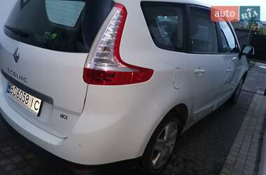 Минивэн Renault Grand Scenic 2014 в 