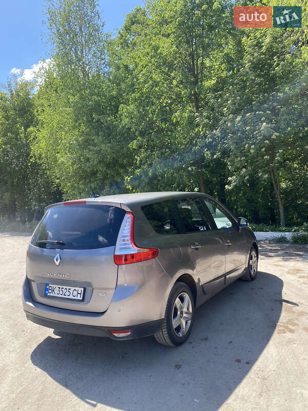 Минивэн Renault Grand Scenic 2014 в Рокитном