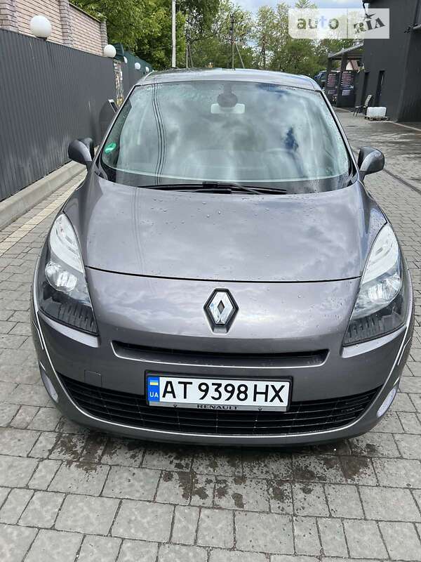 Мінівен Renault Grand Scenic 2011 в Івано-Франківську