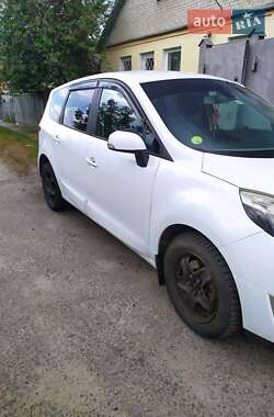Мінівен Renault Grand Scenic 2011 в 