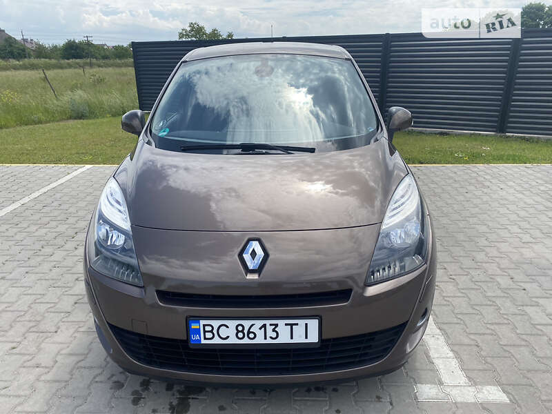 Минивэн Renault Grand Scenic 2011 в Радехове