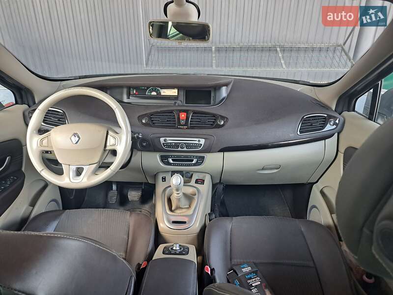 Renault Grand Scenic 2011