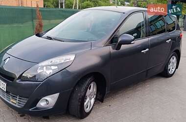 Минивэн Renault Grand Scenic 2009 в 