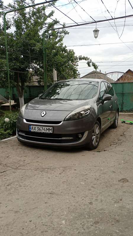 Renault Grand Scenic 2012