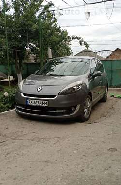 Минивэн Renault Grand Scenic 2012 в 