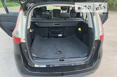 Минивэн Renault Grand Scenic 2011 в 