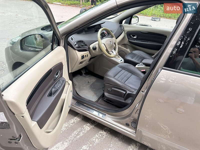 Минивэн Renault Grand Scenic 2011 в Луцке