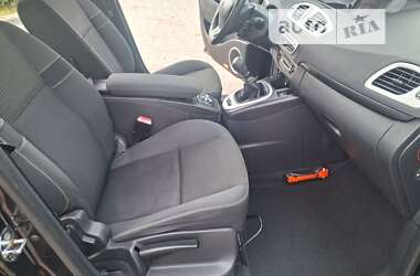 Минивэн Renault Grand Scenic 2009 в Косове