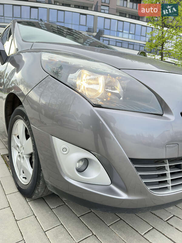 Мінівен Renault Grand Scenic 2011 в Ужгороді
