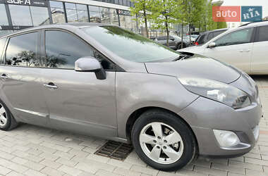 Минивэн Renault Grand Scenic 2011 в 