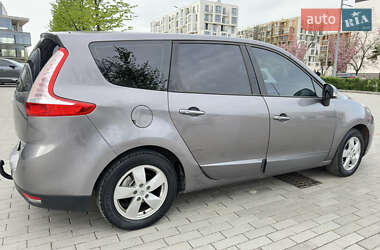 Минивэн Renault Grand Scenic 2011 в 