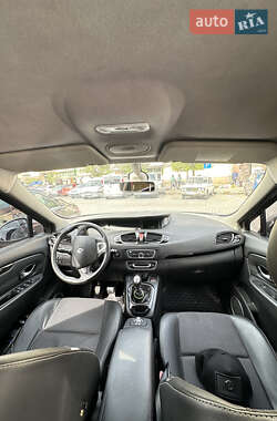 Минивэн Renault Grand Scenic 2011 в 