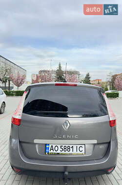 Минивэн Renault Grand Scenic 2011 в 