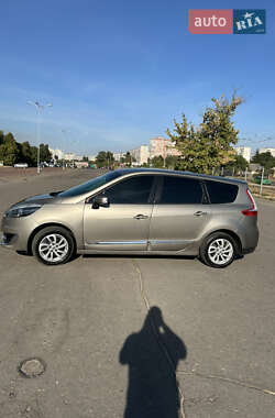 Минивэн Renault Grand Scenic 2012 в 