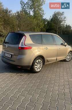 Минивэн Renault Grand Scenic 2011 в 