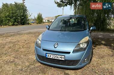 Минивэн Renault Grand Scenic 2011 в 