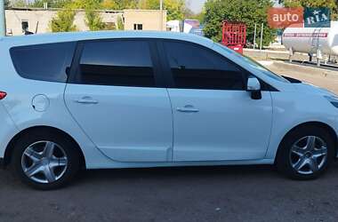 Минивэн Renault Grand Scenic 2011 в 