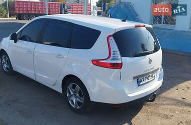 Минивэн Renault Grand Scenic 2011 в 
