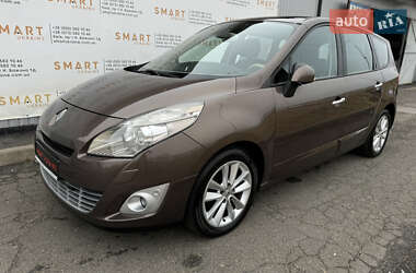 Минивэн Renault Grand Scenic 2010 в 