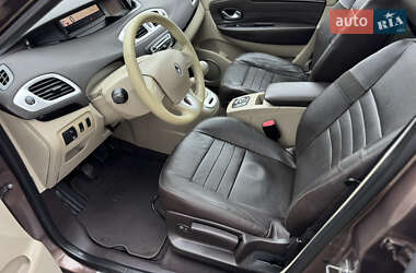 Минивэн Renault Grand Scenic 2010 в 
