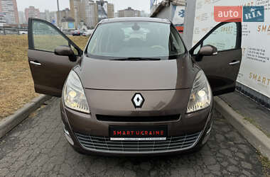 Минивэн Renault Grand Scenic 2010 в 