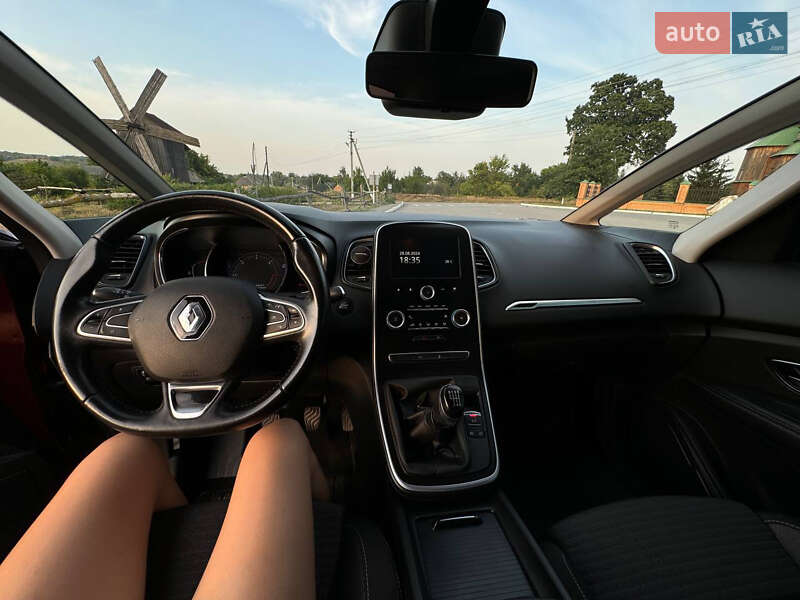 Минивэн Renault Grand Scenic 2017 в Ромнах