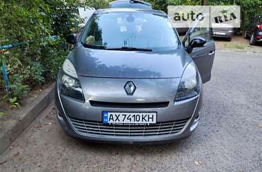Мінівен Renault Grand Scenic 2011 в 