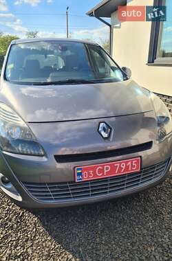 Минивэн Renault Grand Scenic 2010 в 