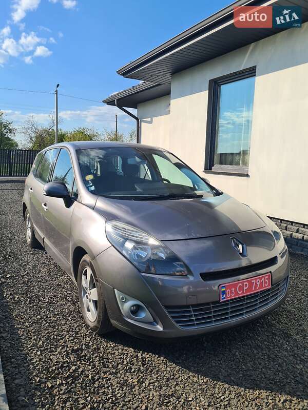 Минивэн Renault Grand Scenic 2010 в 