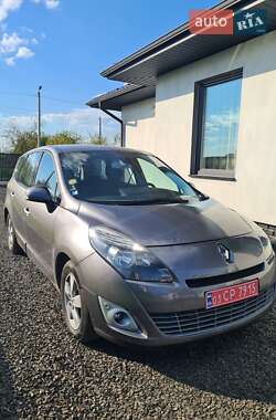 Минивэн Renault Grand Scenic 2010 в 