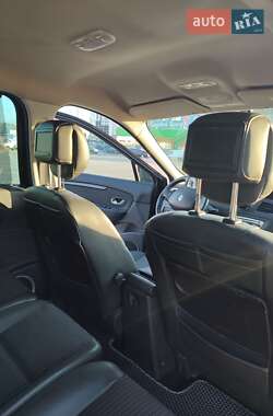Минивэн Renault Grand Scenic 2010 в 
