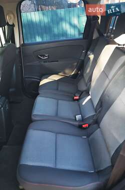 Минивэн Renault Grand Scenic 2014 в 